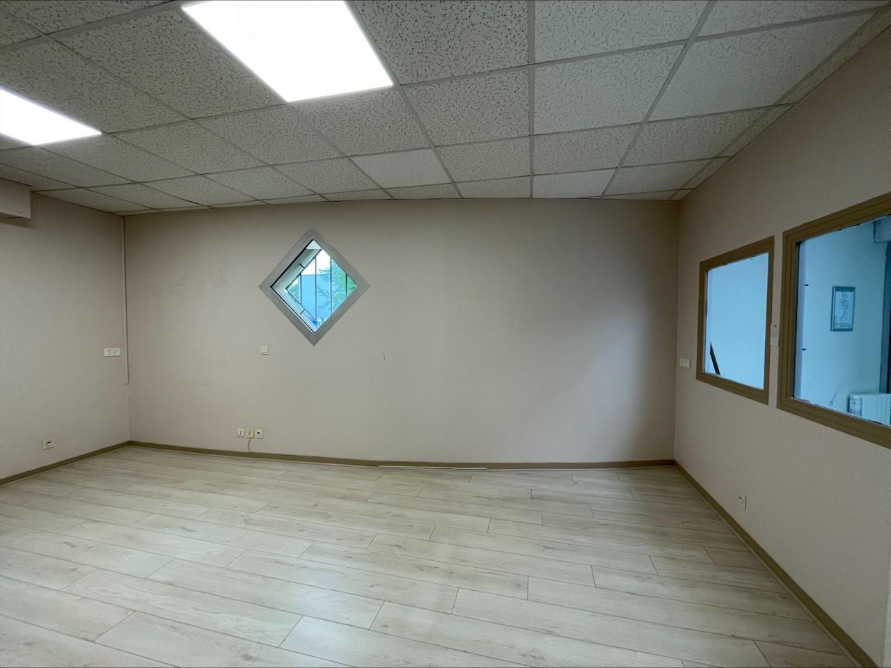 Bureau Betton 250m² Location bureau Betton Ille-et-Vilaine OLBUR2425421 6